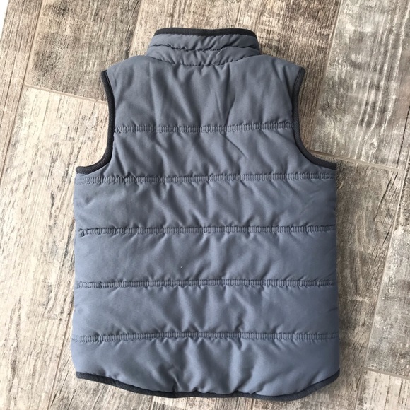Carter’s Puffy Vest Zipper Front - Picture 3 of 5
